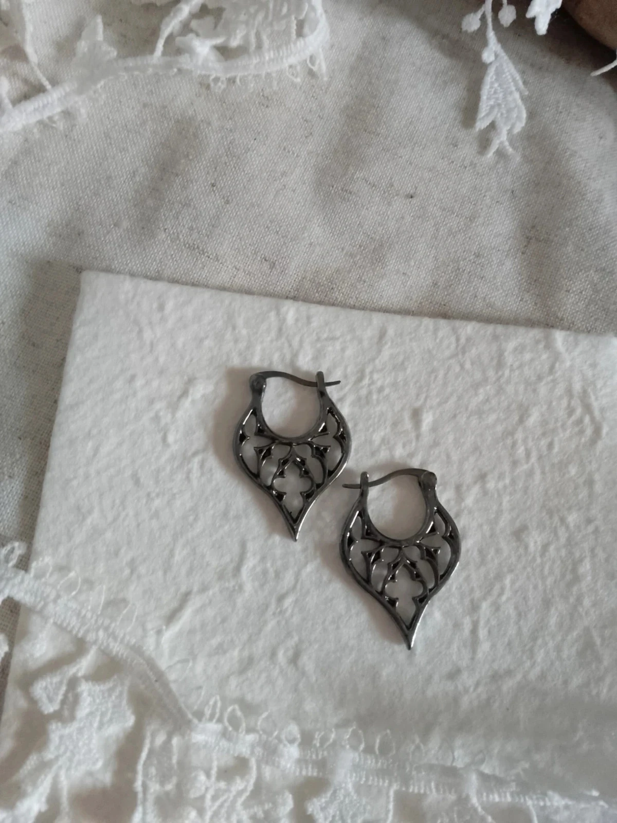 Boucles d'oreilles noires